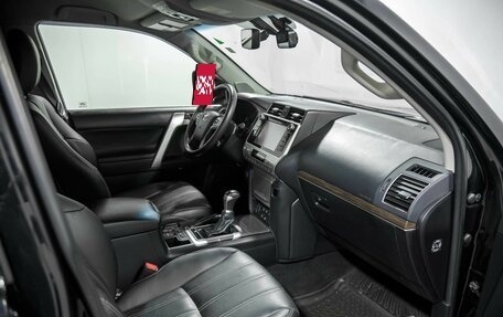 Toyota Land Cruiser Prado 150 рестайлинг 2, 2017 год, 3 956 000 рублей, 24 фотография