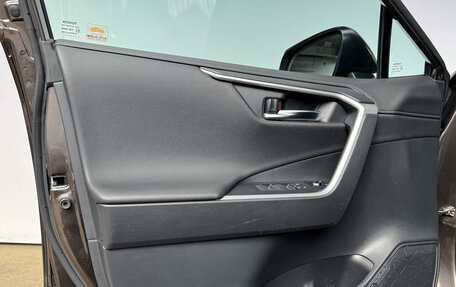 Toyota RAV4, 2021 год, 3 200 000 рублей, 19 фотография
