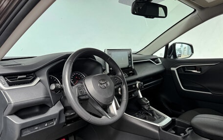 Toyota RAV4, 2021 год, 3 200 000 рублей, 15 фотография