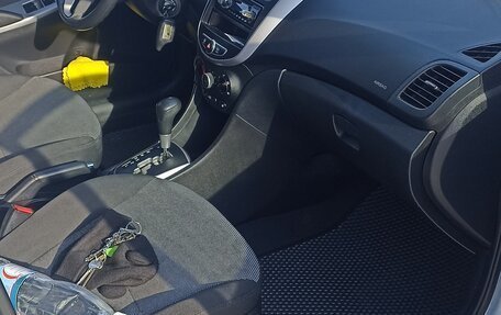 Hyundai Solaris II рестайлинг, 2012 год, 780 000 рублей, 6 фотография