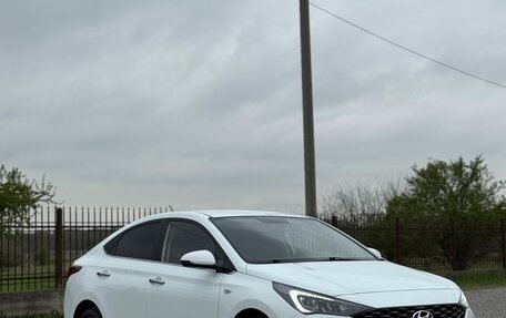 Hyundai Solaris II рестайлинг, 2020 год, 1 695 000 рублей, 2 фотография