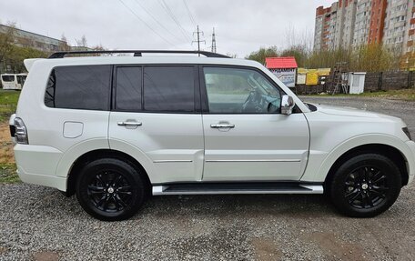 Mitsubishi Pajero IV, 2019 год, 3 800 000 рублей, 10 фотография