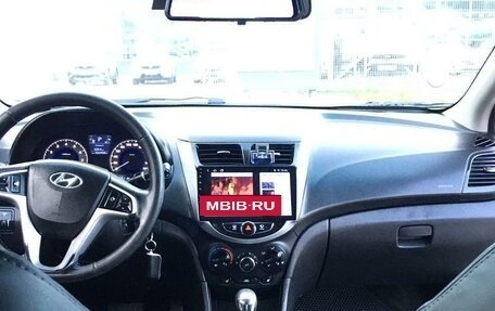Hyundai Solaris II рестайлинг, 2011 год, 615 000 рублей, 4 фотография