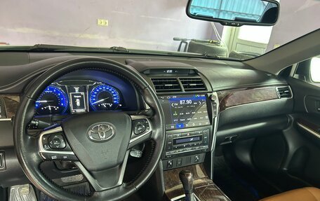 Toyota Camry, 2017 год, 2 300 000 рублей, 11 фотография