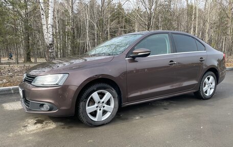 Volkswagen Jetta VI, 2014 год, 1 370 000 рублей, 3 фотография