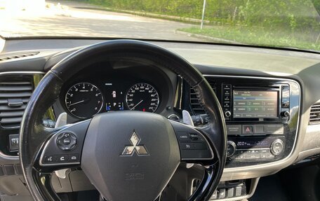 Mitsubishi Outlander III рестайлинг 3, 2017 год, 1 880 000 рублей, 9 фотография
