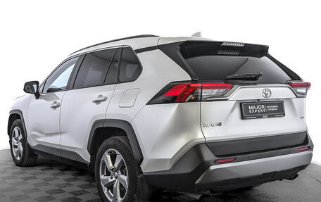 Toyota RAV4, 2021 год, 3 200 000 рублей, 7 фотография