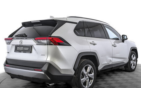 Toyota RAV4, 2021 год, 3 200 000 рублей, 5 фотография