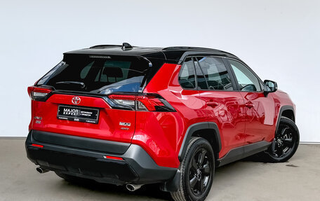 Toyota RAV4, 2021 год, 3 900 000 рублей, 5 фотография
