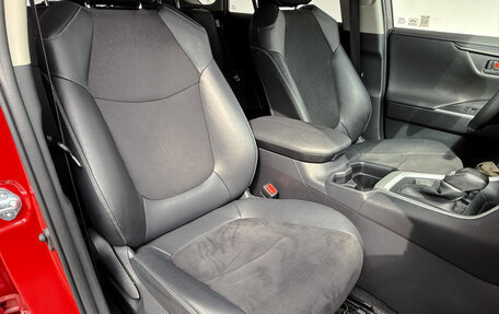 Toyota RAV4, 2021 год, 3 900 000 рублей, 22 фотография