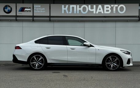 BMW 5 серия, 2024 год, 9 500 000 рублей, 8 фотография