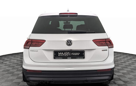 Volkswagen Tiguan II, 2018 год, 2 050 000 рублей, 5 фотография