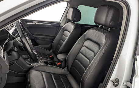 Volkswagen Tiguan II, 2018 год, 2 050 000 рублей, 19 фотография