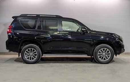 Toyota Land Cruiser Prado 150 рестайлинг 2, 2017 год, 4 150 000 рублей, 4 фотография