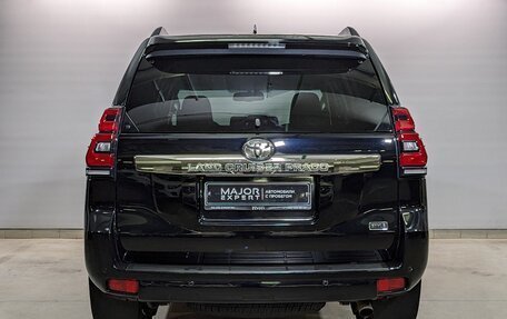 Toyota Land Cruiser Prado 150 рестайлинг 2, 2017 год, 4 150 000 рублей, 5 фотография
