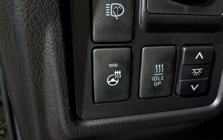 Toyota Land Cruiser Prado 150 рестайлинг 2, 2017 год, 4 150 000 рублей, 19 фотография