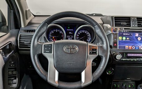 Toyota Land Cruiser Prado 150 рестайлинг 2, 2017 год, 4 150 000 рублей, 25 фотография