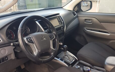 Mitsubishi L200 IV рестайлинг, 2017 год, 2 800 000 рублей, 2 фотография