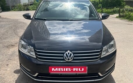 Volkswagen Passat B7, 2011 год, 850 000 рублей, 3 фотография