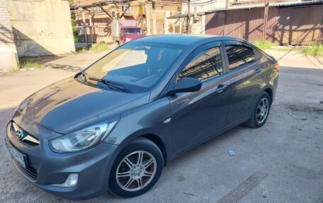 Hyundai Solaris II рестайлинг, 2011 год, 560 000 рублей, 9 фотография