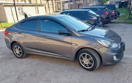 Hyundai Solaris II рестайлинг, 2011 год, 560 000 рублей, 8 фотография