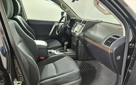 Toyota Land Cruiser Prado 150 рестайлинг 2, 2018 год, 4 699 000 рублей, 13 фотография