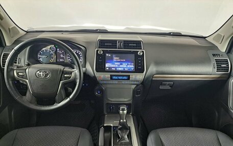Toyota Land Cruiser Prado 150 рестайлинг 2, 2018 год, 4 699 000 рублей, 17 фотография