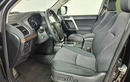 Toyota Land Cruiser Prado 150 рестайлинг 2, 2018 год, 4 699 000 рублей, 20 фотография