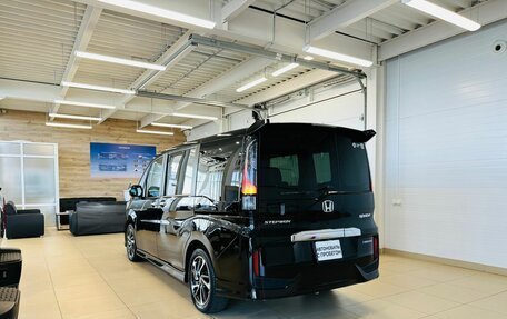 Honda Stepwgn IV, 2017 год, 2 949 900 рублей, 4 фотография