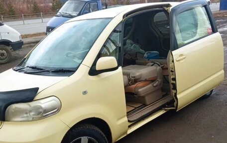Toyota Porte II, 2005 год, 600 000 рублей, 2 фотография