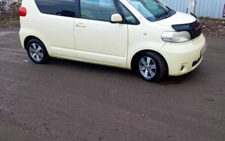 Toyota Porte II, 2005 год, 600 000 рублей, 3 фотография