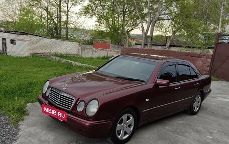 Mercedes-Benz E-Класс, 1997 год, 420 000 рублей, 5 фотография