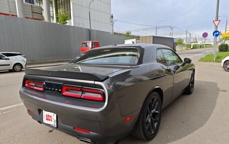 Dodge Challenger III рестайлинг 2, 2019 год, 4 200 000 рублей, 4 фотография