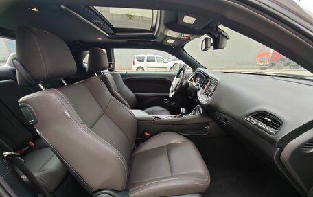 Dodge Challenger III рестайлинг 2, 2019 год, 4 200 000 рублей, 8 фотография