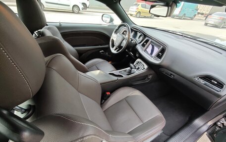Dodge Challenger III рестайлинг 2, 2019 год, 4 200 000 рублей, 7 фотография