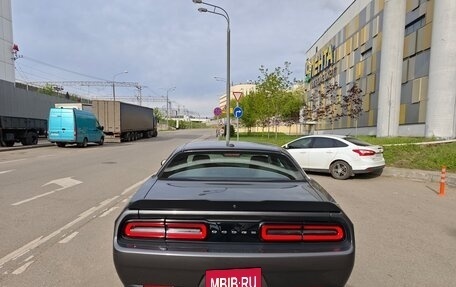 Dodge Challenger III рестайлинг 2, 2019 год, 4 200 000 рублей, 5 фотография
