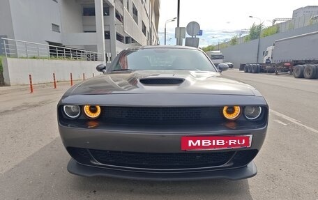 Dodge Challenger III рестайлинг 2, 2019 год, 4 200 000 рублей, 2 фотография