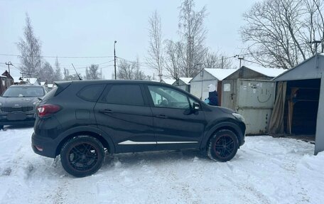 Renault Kaptur I рестайлинг, 2016 год, 1 565 000 рублей, 4 фотография