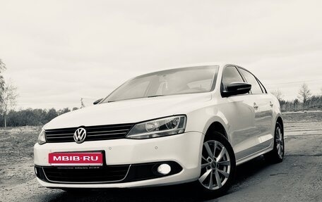 Volkswagen Jetta VI, 2014 год, 950 000 рублей, 1 фотография