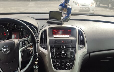 Opel Astra J, 2010 год, 650 000 рублей, 2 фотография
