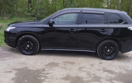 Mitsubishi Outlander III рестайлинг 3, 2013 год, 1 250 000 рублей, 1 фотография