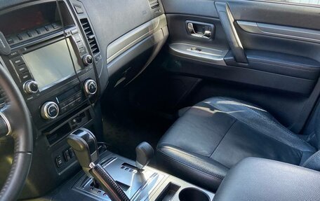 Mitsubishi Pajero IV, 2011 год, 1 915 000 рублей, 12 фотография
