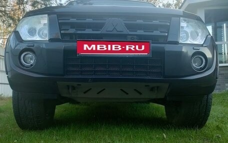 Mitsubishi Pajero IV, 2011 год, 1 915 000 рублей, 2 фотография