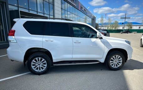Toyota Land Cruiser Prado 150 рестайлинг 2, 2011 год, 2 500 000 рублей, 10 фотография