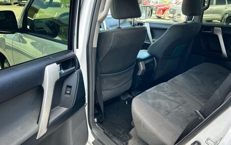 Toyota Land Cruiser Prado 150 рестайлинг 2, 2011 год, 2 500 000 рублей, 17 фотография