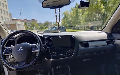 Mitsubishi Outlander III рестайлинг 3, 2012 год, 1 300 000 рублей, 9 фотография