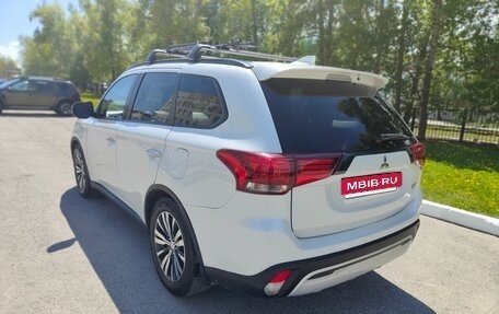 Mitsubishi Outlander III рестайлинг 3, 2012 год, 1 300 000 рублей, 4 фотография