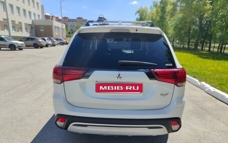 Mitsubishi Outlander III рестайлинг 3, 2012 год, 1 300 000 рублей, 8 фотография