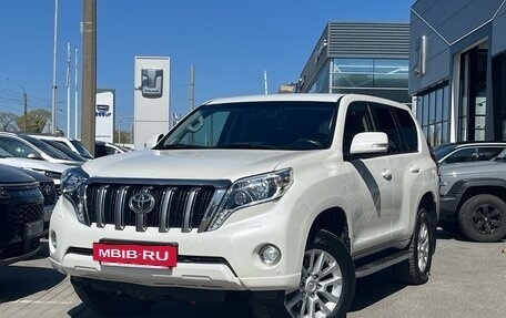Toyota Land Cruiser Prado 150 рестайлинг 2, 2015 год, 3 489 000 рублей, 3 фотография