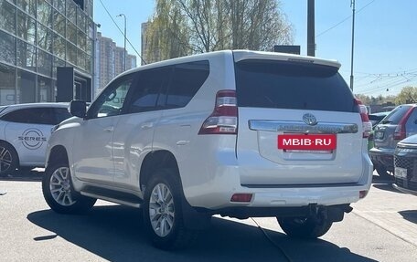 Toyota Land Cruiser Prado 150 рестайлинг 2, 2015 год, 3 489 000 рублей, 6 фотография